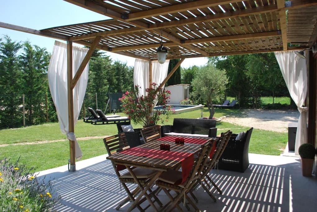 Le Cabanon Tendance Du Luberon Mérindol Екстериор снимка
