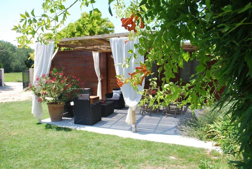 Le Cabanon Tendance Du Luberon Mérindol Екстериор снимка